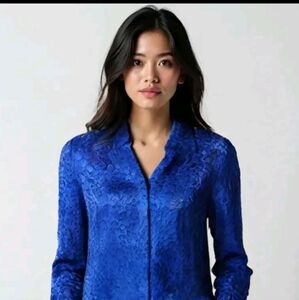 OMANTI Women's100% Silk Blouse Button Down Pull Over Blue Padded Size 6